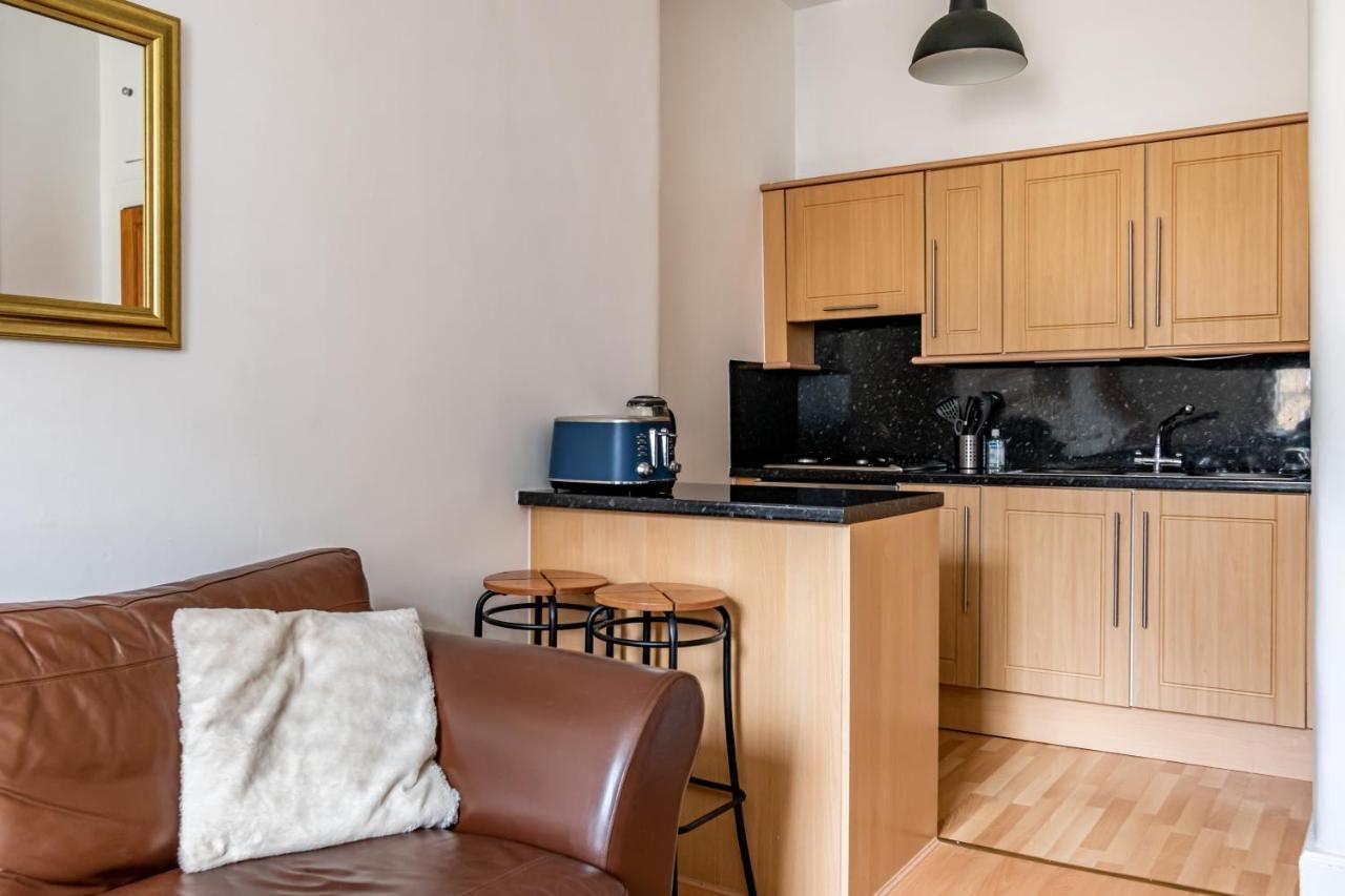 אדינבורו Amazing Apartments - Dalgety St - Near Holyrood מראה חיצוני תמונה