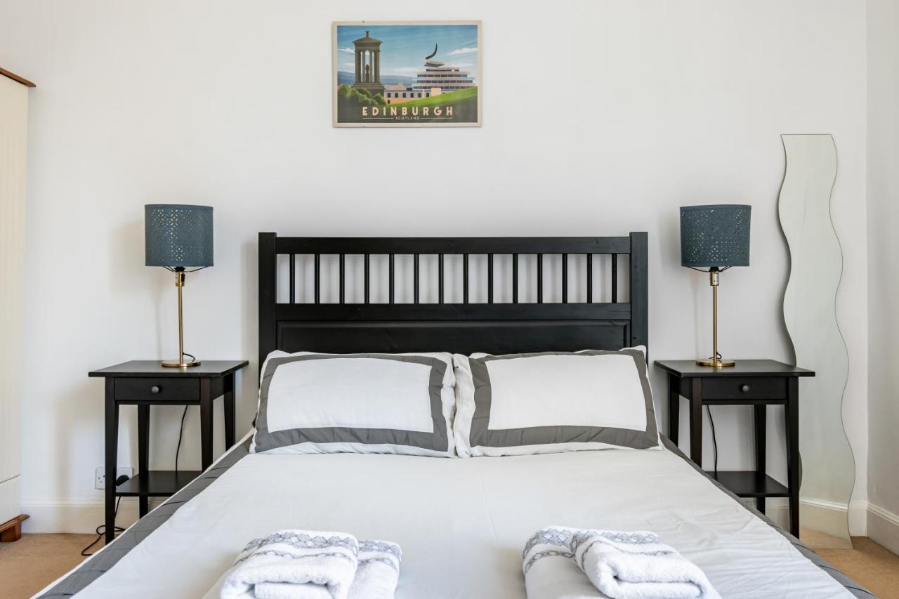 אדינבורו Amazing Apartments - Dalgety St - Near Holyrood מראה חיצוני תמונה