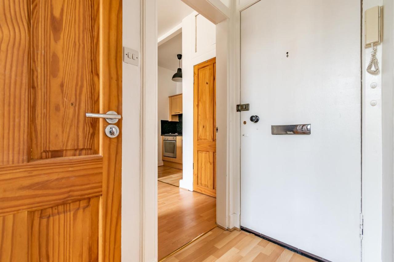 אדינבורו Amazing Apartments - Dalgety St - Near Holyrood מראה חיצוני תמונה